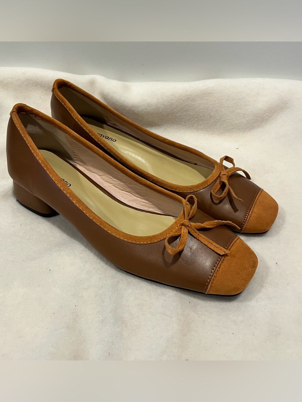 C. Paravano Women’s Leather Two-Tone Brown Bow Accent Low Heel Flats Size 40/9